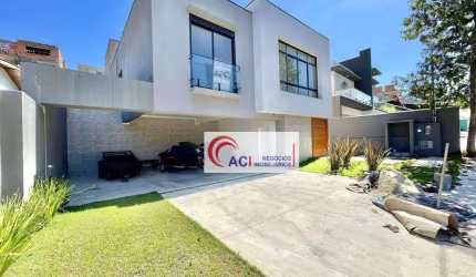 Casa de Condomínio para venda em Lago Do Sol de 230.00m² com 3 Quartos, 3 Suites e 5 Garagens