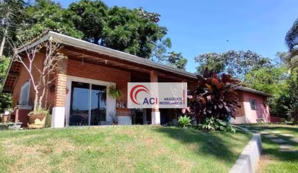 Casa de Condomínio para venda em Jardim Colibri de 199.00m² com 3 Quartos, 1 Suite e 6 Garagens