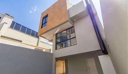 Casa para venda em Guabirotuba de 163.00m² com 3 Quartos, 1 Suite e 2 Garagens