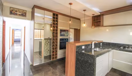 Casa para venda em Vila Angélica de 200.00m² com 5 Quartos, 1 Suite e 3 Garagens