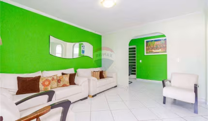 Casa para venda em Pinheirinho de 360.00m² com 4 Quartos, 1 Suite e 3 Garagens