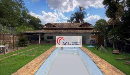 Casa de Condomínio para venda e aluguel em Granja Viana de 780.00m² com 4 Quartos, 3 Suites e 4 Garagens