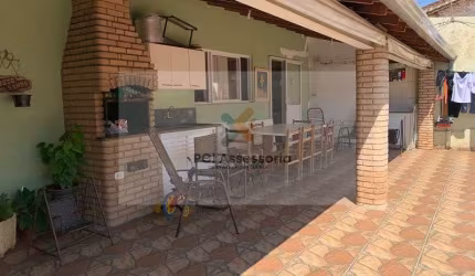 Casa para venda em Jardim Simões de 300.00m² com 5 Quartos, 2 Suites e 4 Garagens