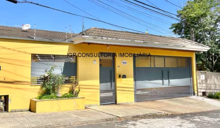 Casa para venda em Jardim Santiago de 222.86m² com 3 Quartos, 1 Suite e 6 Garagens