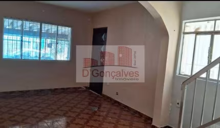 Sobrado para venda em Taboão de 126.00m² com 4 Quartos, 1 Suite e 2 Garagens