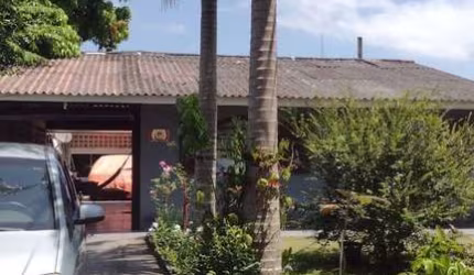 Casa para venda em Matinhos de 350.00m² com 7 Quartos, 3 Suites e 5 Garagens