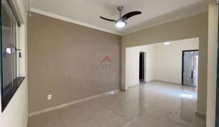 Casa para venda em Santana de 300.00m² com 3 Quartos, 1 Suite e 3 Garagens