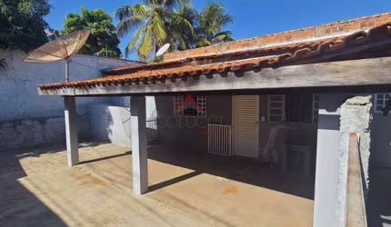 Casa para venda em Conjunto Habitacional Hilda Mandarino de 360.00m² com 2 Quartos e 2 Garagens
