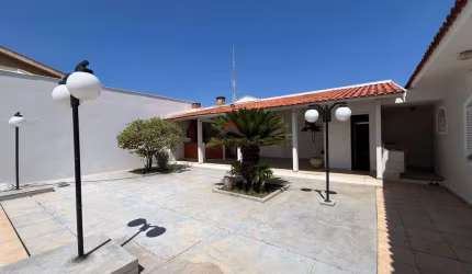 Casa para venda em Jardim Nova Yorque de 338.00m² com 3 Quartos, 1 Suite e 2 Garagens