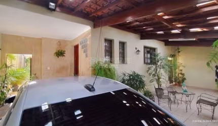 Casa para venda em Jardim Ártico de 208.00m² com 3 Quartos, 1 Suite e 2 Garagens