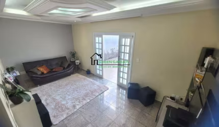 Casa para venda em PARQUE CIDADE JARDIM II de 230.00m² com 3 Quartos, 1 Suite e 2 Garagens