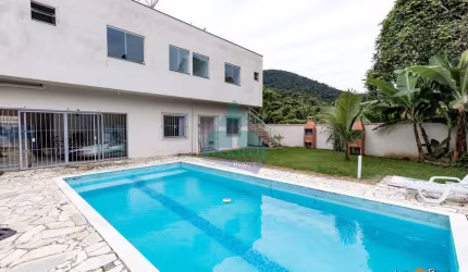 Prédio Comercial para venda em Praia Da Lagoinha de 286.00m² com 8 Quartos, 2 Suites e 8 Garagens