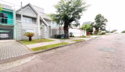 Sobrado para venda em Cajuru de 200.00m² com 3 Quartos, 1 Suite e 2 Garagens