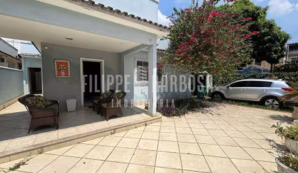 Casa para venda em Vila da Penha de 125.00m² com 3 Quartos, 1 Suite e 4 Garagens