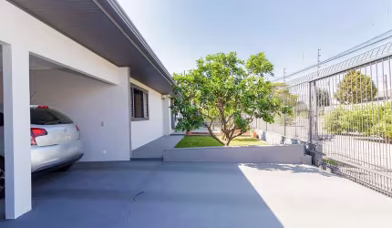 Casa para venda em Fanny de 220.00m² com 3 Quartos, 1 Suite e 4 Garagens