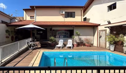 Casa para venda em Santa Cruz de 317.00m² com 4 Quartos, 2 Suites e 4 Garagens