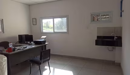 Galpão / Depósito / Armazém para venda em Parque São Matheus de 300.00m² com 3 Garagens