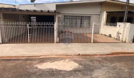 Casa para venda em Brieds de 124.00m² com 3 Quartos, 1 Suite e 3 Garagens