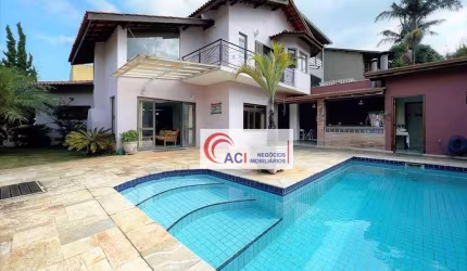 Casa de Condomínio para venda em Granja Viana de 360.00m² com 3 Quartos, 3 Suites e 4 Garagens