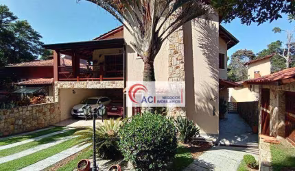 Casa de Condomínio para venda em Granja Viana de 680.00m² com 4 Quartos, 2 Suites e 4 Garagens