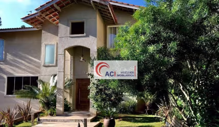 Casa de Condomínio para venda e aluguel em Granja Viana de 335.00m² com 5 Quartos, 3 Suites e 4 Garagens