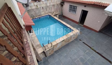 Casa para venda em Vista Alegre de 360.00m² com 3 Quartos, 3 Suites e 6 Garagens