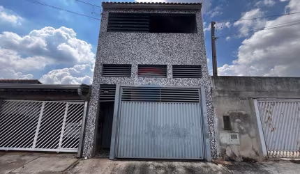 Casa para venda em Jardim Amanda I de 160.00m² com 2 Quartos e 2 Garagens