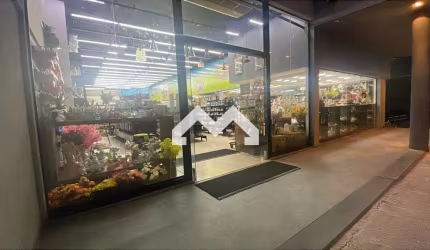 Loja para alugar em Estoril de 910.00m²