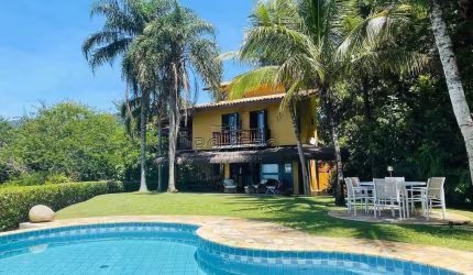 Casa para venda em Caçandoca de 200.00m² com 4 Quartos, 1 Suite e 3 Garagens