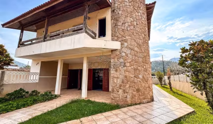 Casa para venda em Maranduba de 333.00m² com 5 Quartos, 1 Suite e 6 Garagens