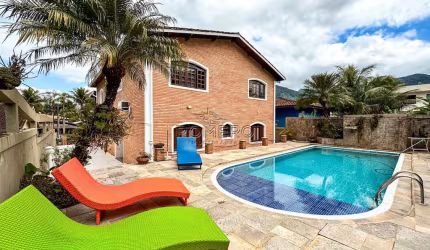 Casa para venda em Lagoinha de 375.00m² com 5 Quartos, 3 Suites e 5 Garagens