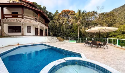 Casa para venda em Lagoinha de 520.00m² com 5 Quartos, 2 Suites e 4 Garagens