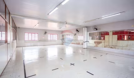 Prédio Comercial para venda em Hugo Lange de 367.00m² com 3 Quartos e 2 Garagens
