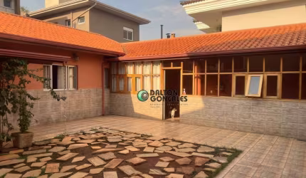 Casa de Condomínio para venda e aluguel em Vila Residencial Green Park de 136.00m² com 3 Quartos e 4 Garagens