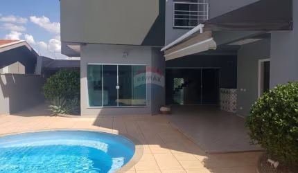 Casa para alugar em Werner Plaas de 247.00m² com 3 Quartos, 1 Suite e 4 Garagens