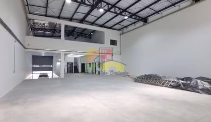 Galpão / Depósito / Armazém para alugar em Jardim São Caetano de 633.00m² com 5 Garagens
