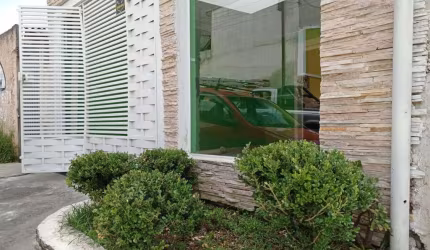 Casa para venda em Cidade Industrial de 110.00m² com 3 Quartos, 1 Suite e 2 Garagens