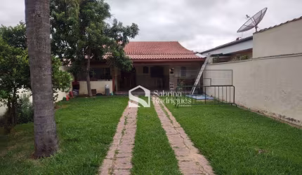 Casa para venda em Jardim Regina de 113.00m² com 2 Quartos e 4 Garagens