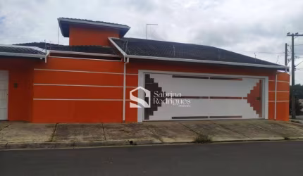 Casa para venda em Jardim Regente de 236.00m² com 3 Quartos, 1 Suite e 3 Garagens