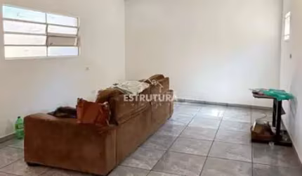 Casa para alugar em Vila Alemã de 125.00m² com 2 Quartos e 2 Garagens