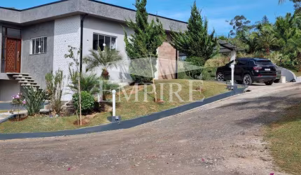 Casa de Condomínio para venda em Ipelândia de 250.00m² com 3 Quartos, 1 Suite e 4 Garagens