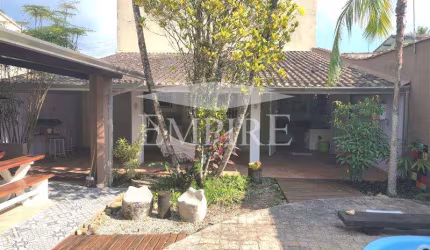 Casa para venda em Estufa I de 170.00m² com 3 Quartos, 1 Suite e 2 Garagens