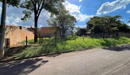Terreno para venda em Parque Residencial Vinte E Quatro De Maio de 300.00m²