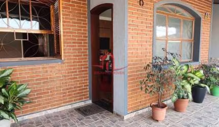 Casa para venda em Vila Santa Terezinha de 227.00m² com 4 Quartos, 1 Suite e 3 Garagens