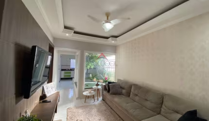 Casa para venda em Jardim Universo de 250.00m² com 2 Quartos, 1 Suite e 2 Garagens