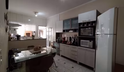 Casa para alugar em Jardim Paulista de 140.00m² com 3 Quartos, 1 Suite e 2 Garagens
