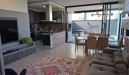 Casa para alugar em Horto Florestal de 180.00m² com 3 Quartos, 3 Suites e 4 Garagens
