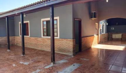 Casa para alugar em Jardim São Marcos de 90.00m² com 2 Quartos e 3 Garagens