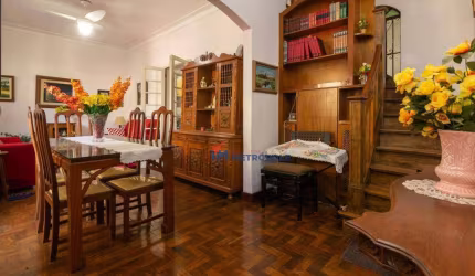 Casa para venda em Grajaú de 189.00m² com 4 Quartos, 2 Suites e 2 Garagens