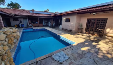 Casa para venda em Nova Piracicaba de 307.00m² com 4 Quartos, 3 Suites e 4 Garagens